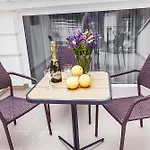Rishelye Aparthotel 3*
